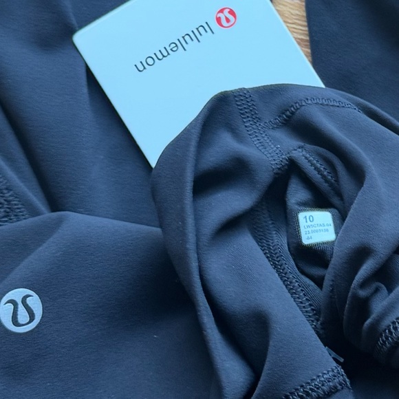 Lululemon Align HR Pant 25” Size: 10 in Black - Picture 4 of 6